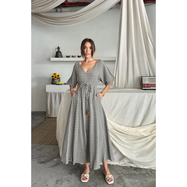 V YAKA BEL BONCUK BAĞLAMALI MÜSLİN ELBİSE YIRTMAÇ DETAYLI - Gri