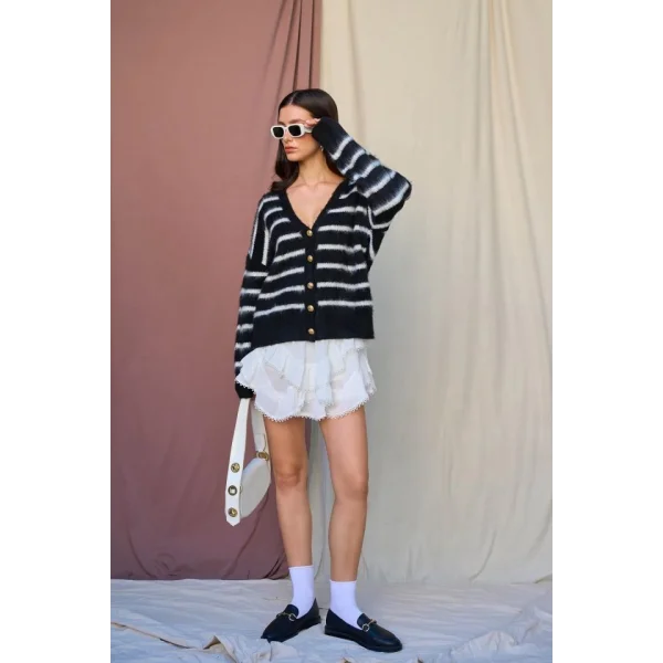 V Yaka Çizgili Hırka  SiyahKemik