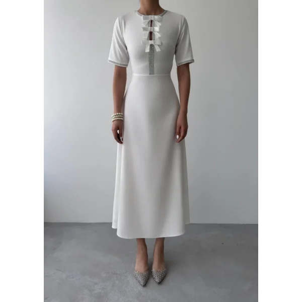 Wera Taşlı Fiyonk Detaylı Elbise