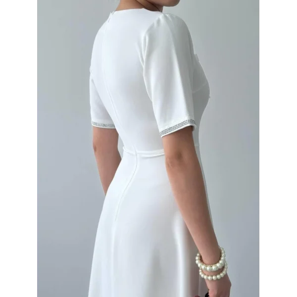 Wera Taşlı Fiyonk Detaylı Elbise