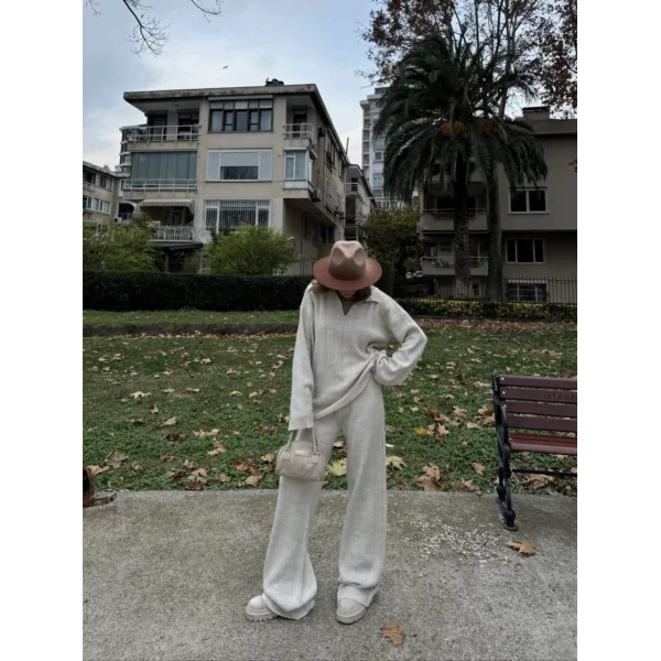 Yakalı Cizgi Detaylı Triko İkili Takım - Beyaz