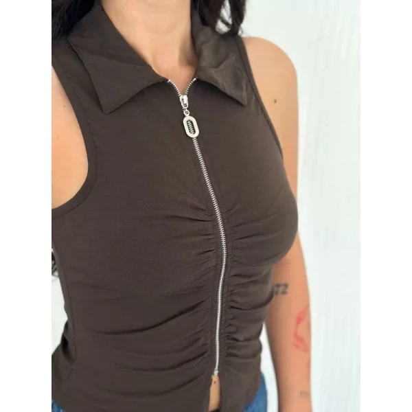 Yakalı Tam Fermuarlı Kolsuz Bluz - Kahverengi