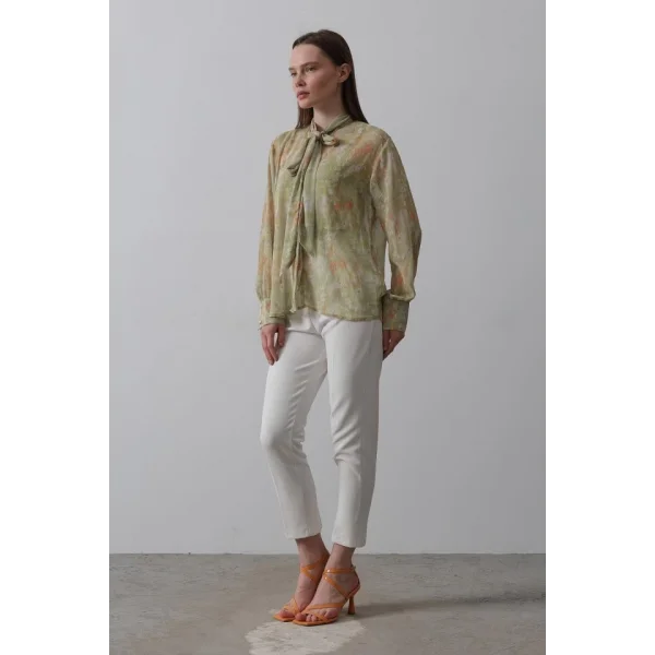 Yakası Fularlı Şifon Gömlek - Fıstık Yeşili