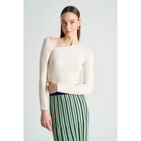 Yakası Simetri Kazak  Beyaz Kayısı