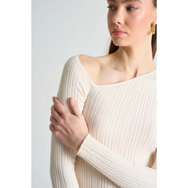 Yakası Simetri Kazak  Beyaz Kayısı