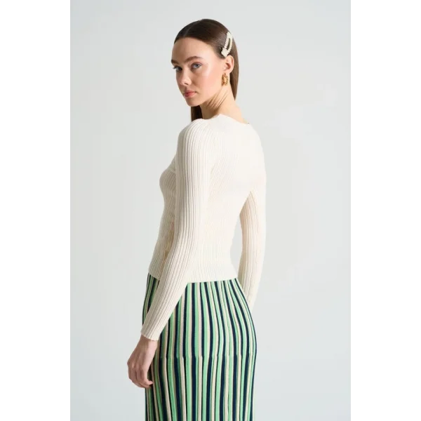 Yakası Simetri Kazak  Beyaz Kayısı