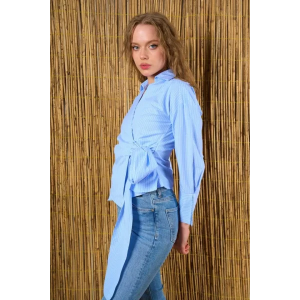 Yandan Bağalamalı Gömlek - Açık Mavi-Beyaz