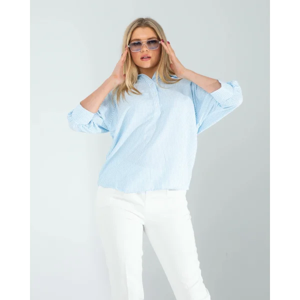 Yarım Düğme Mavi Çizgili Beyaz Gömlek
