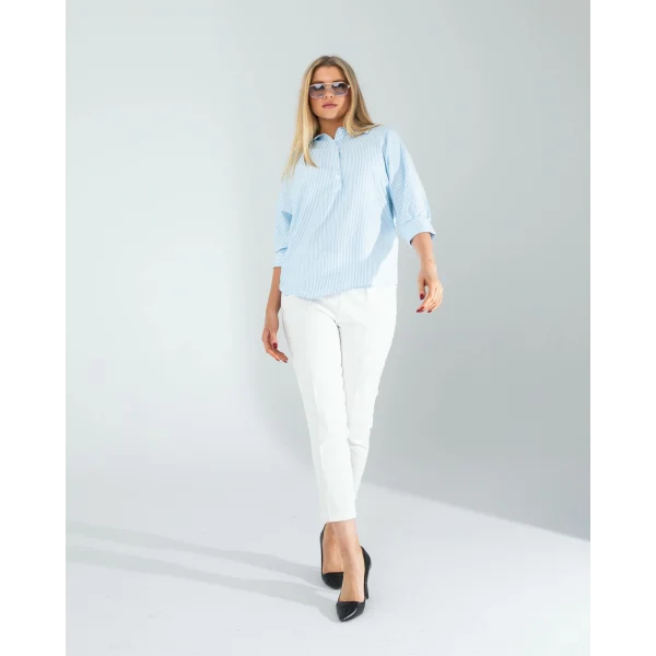 Yarım Düğme Mavi Çizgili Beyaz Gömlek
