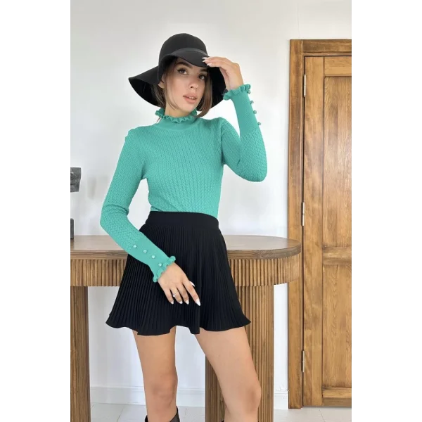 Yeşil Boğazlı Ve Örgülü Triko Kazak