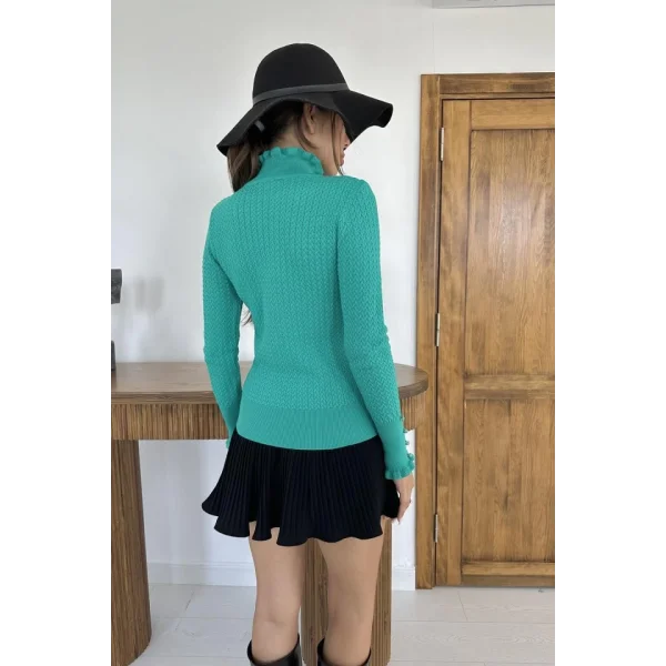 Yeşil Boğazlı Ve Örgülü Triko Kazak
