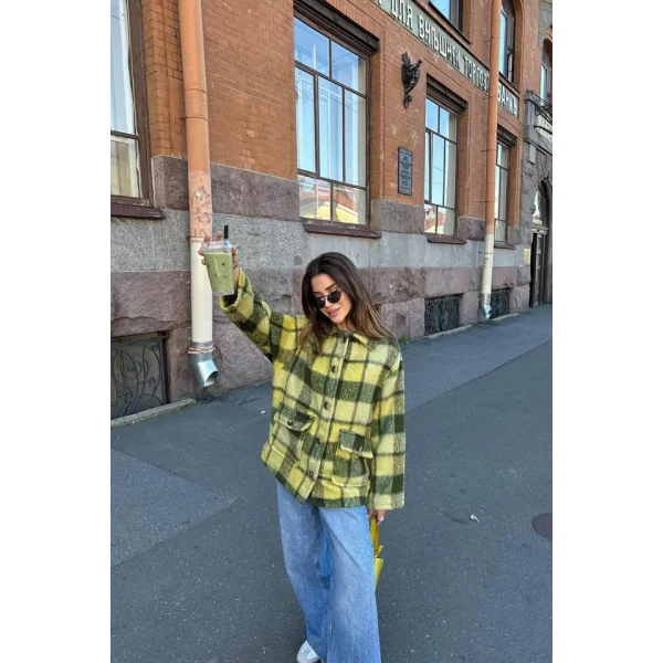 Yeşil Düğmeli Ekoseli Kaban