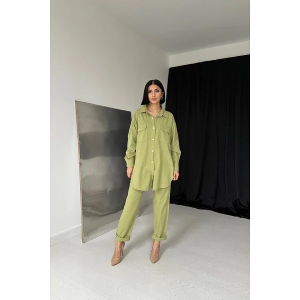 Yeşil Gömlek Ve Çıtçıtlı Pantolon Takım