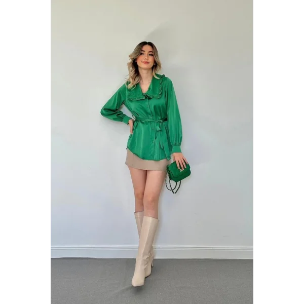 Yeşil Yakası Fırfırlı Kuşaklı Saten Gömlek