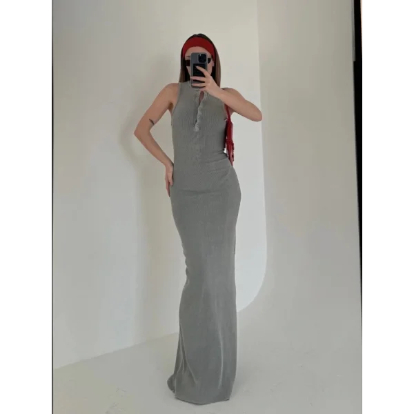 Yırtmaç Detaylı Kolsuz Düğmeli Yıkamalı Uzun Elbise  Gri