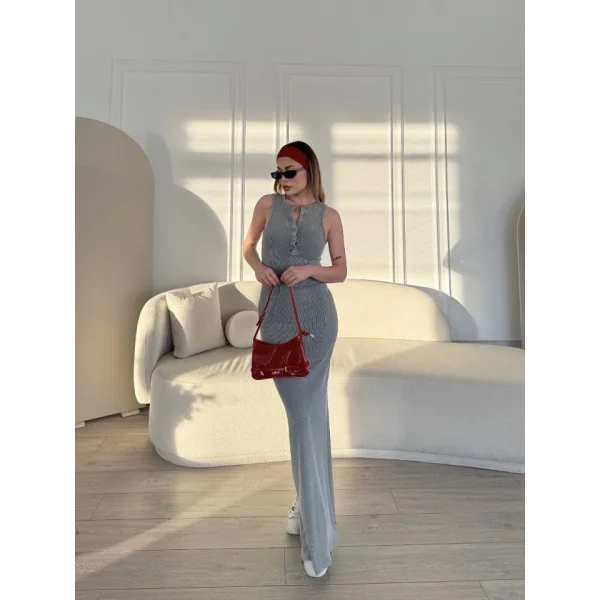 Yırtmaç Detaylı Kolsuz Düğmeli Yıkamalı Uzun Elbise  Gri