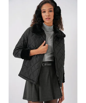5202 Peluş Detaylı Kapitone Mont  Siyah