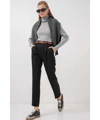 6686 Pileli Kemerli Kumaş Pantolon  Siyah