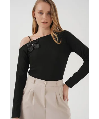 927 Kayık Yaka Uzun Kol Bluz  Siyah