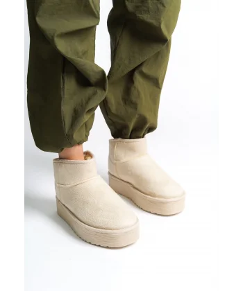 AMELIA Bağcıksız Düz ve Kalın Taban İçi Kürklü Kısa Süet Kadın Bot  SKT - Krem