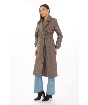 Balık Sırtı Yünlü Dokuma Kaşe Kaban – Kruvaze Yaka, Kuşaklı, Cepli, Astarlı Uzun Boy Tesettür Şık Kışlık Kaşe Kaban Modeli - Vizon