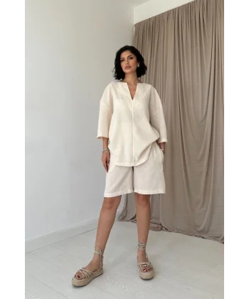 Bej Şort Ve Üst Takım