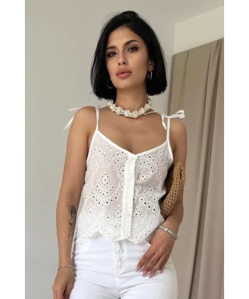 Beyaz Bağcıklı Brode Bluz