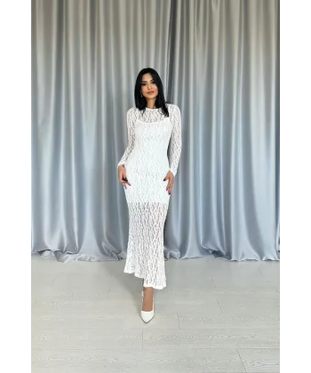 Beyaz Dantelli Uzun Kollu Elbise