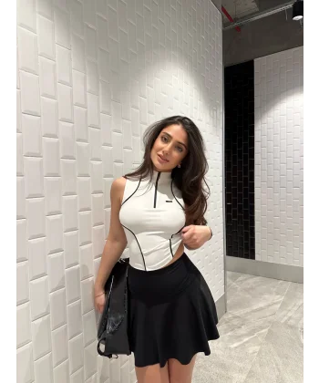 Beyaz Fermuarlı Bilyeli Bluz