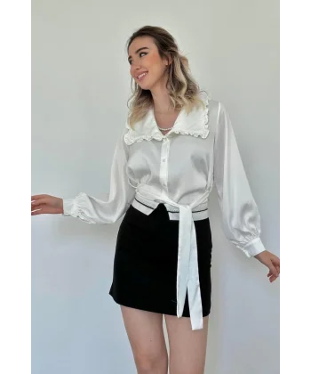 Beyaz Yakası Fırfırlı Kuşaklı Saten Gömlek
