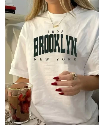 Brooklyn Harf Baskılı Düşük Omuzlu T-shirt, Rahat Kısa Kollu Bol T-shirt, Kadın Giyim - Beyaz