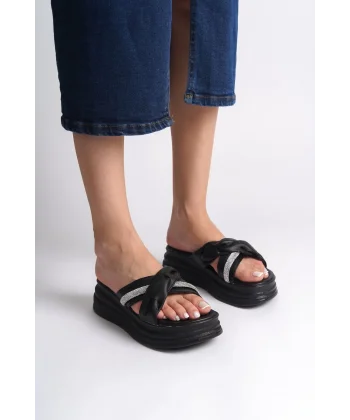 CLARA Düz Topuklu Kurdele Desenli Taşlı Kalın ve Ortopedik Taban Kadın Terlik  CST - Siyah