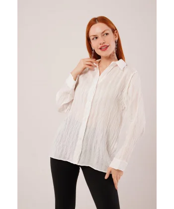 Düğmeli Ve Çizgi Detaylı Beyaz Gömlek