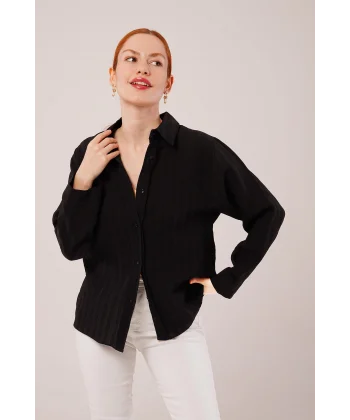 Düğmeli Ve Çizgi Detaylı iyah Gömlek