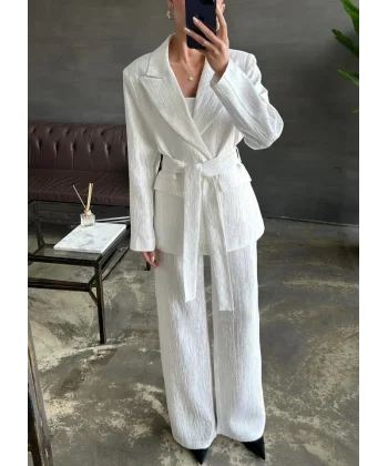 Ekru Beli Kuşaklı Ceket Ve Pantolon Parlak Takım