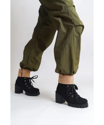 EMMA Bağcıklı Fermuarlı Ortopedik Taban Topuklu Kürk Detaylı Süet Kadın Bot SST - Siyah