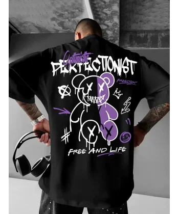 Erkek OversizeGrafik Tişört CAMPBRASTCOOPERATION Kalın Yazı Bisiklet Yaka, Kısa Kol, Kalın Mor ve Siyah Desenli Yazlık Sokak Kıyafeti - Siyah