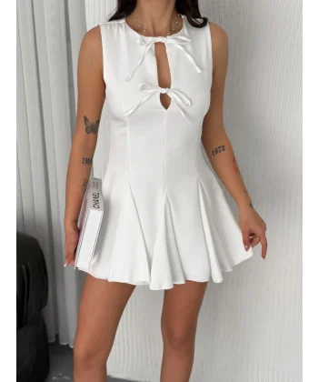 Göğüs Bağlamalı Kolsuz Mini Boy Elbise - Beyaz
