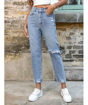 Kadın Açık Mavi Yırtık Mom Fit Kot Pantolon