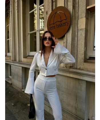 Kadın anşet Yaka Ispanyol Kol çizgi Detay Kısa Ceket Ve Yüksek Bel Ispanyol Paça Pantolon Ikili Takım