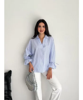 Kadın Arkası Asimetrik Yırtmaç Kesim Detaylı Cizgili Bluz Gömlek - Mavi