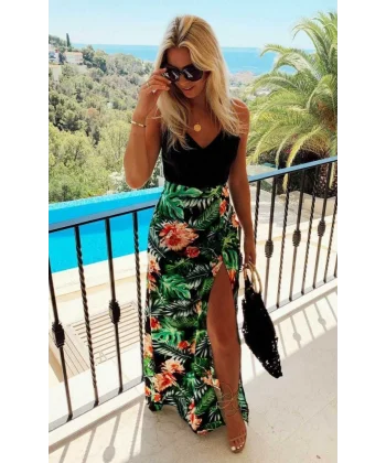 Kadın Askılı V Yaka Eteği Dijital Baskılı çiçek Desenli Yırtmaçlı Mikro Kumaş Elbise