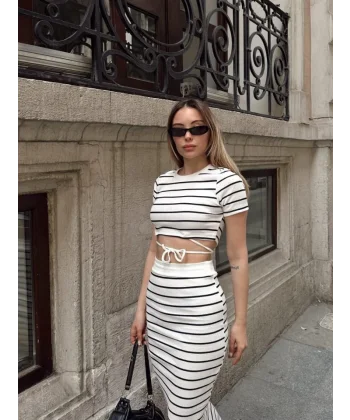 Kadın Bisiklet Yaka Bağcık Detay Crop Ve Yüksek Bel çizgi Desen Etek Ikili Takım