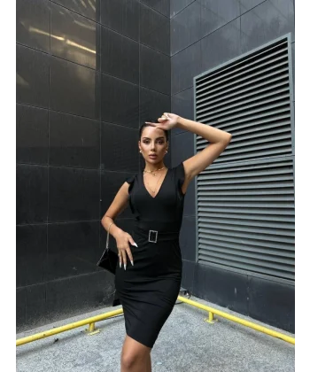 Kadın Derin V Dekolteli Omuzları Volan Detay Fırsat ürün Tokalı Elbise