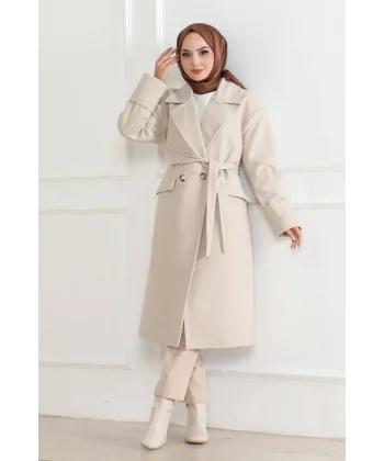 Kadın Kaşe Kaban – Uzun Boy Kruvaze Yaka Kuşaklı Tesettür Kaşe Kışlık Kaban, Astarlı Şık Yünlü Dokuma Oversize Rahat Kalıp Cepli Düğmeli Modern Kap Modeli - Bej