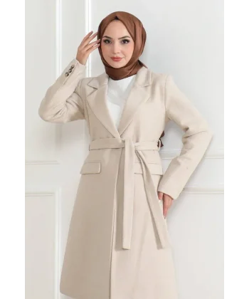 Kadın Kaşe Kaban – Uzun Boy Kruvaze Yaka, Kuşaklı Tesettür Kışlık Kaban, Astarlı Şık Yünlü Dokuma Oversize Rahat Kalıp, Cepli Modern Kaşe Mont Modeli - Bej