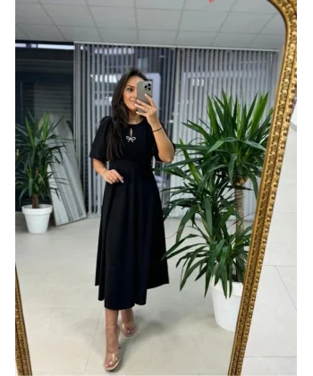 Kadın Kısa Kollu Bisiklet Yaka Fiyonk Broşlu Midi Janjan Krep Elbise