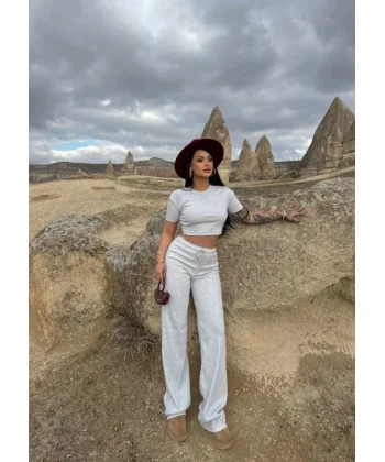 Kadın Kısa Kollu Bluz Ve Yüksek Bel Bol Baça Pantolon Ikili Takım