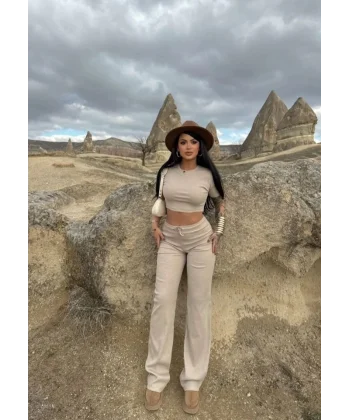 Kadın Kısa Kollu Bluz Ve Yüksek Bel Bol Baça Pantolon Ikili Takım