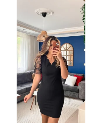 Kadın Kısa Kollu Dantelli V Yakalı Yanlardan Büzgülü çapraz Detaylı Ithal Krep Elbise